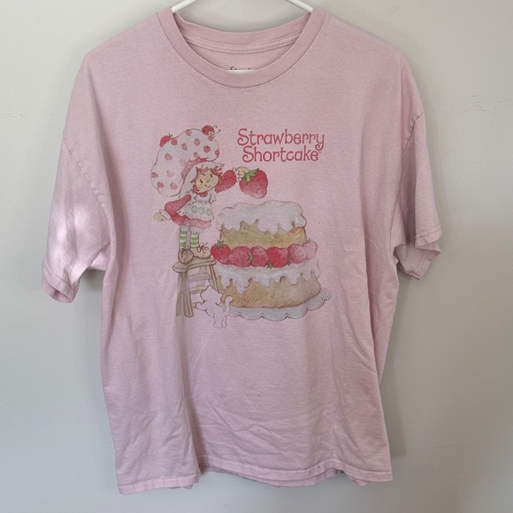 Vintage-Style Strawberry Shortcake Graphic Tee – Size - Picture 1 of 4